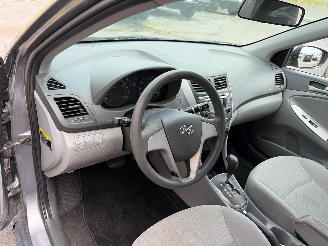Hyundai Accent SE 4-Door 6A 2017
