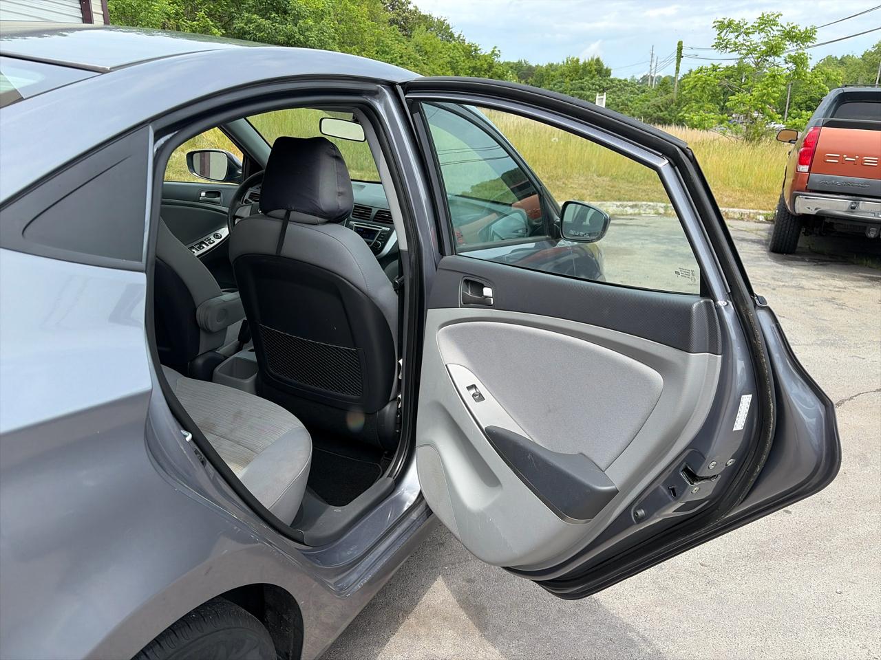 Hyundai Accent SE 4-Door 6A 2017