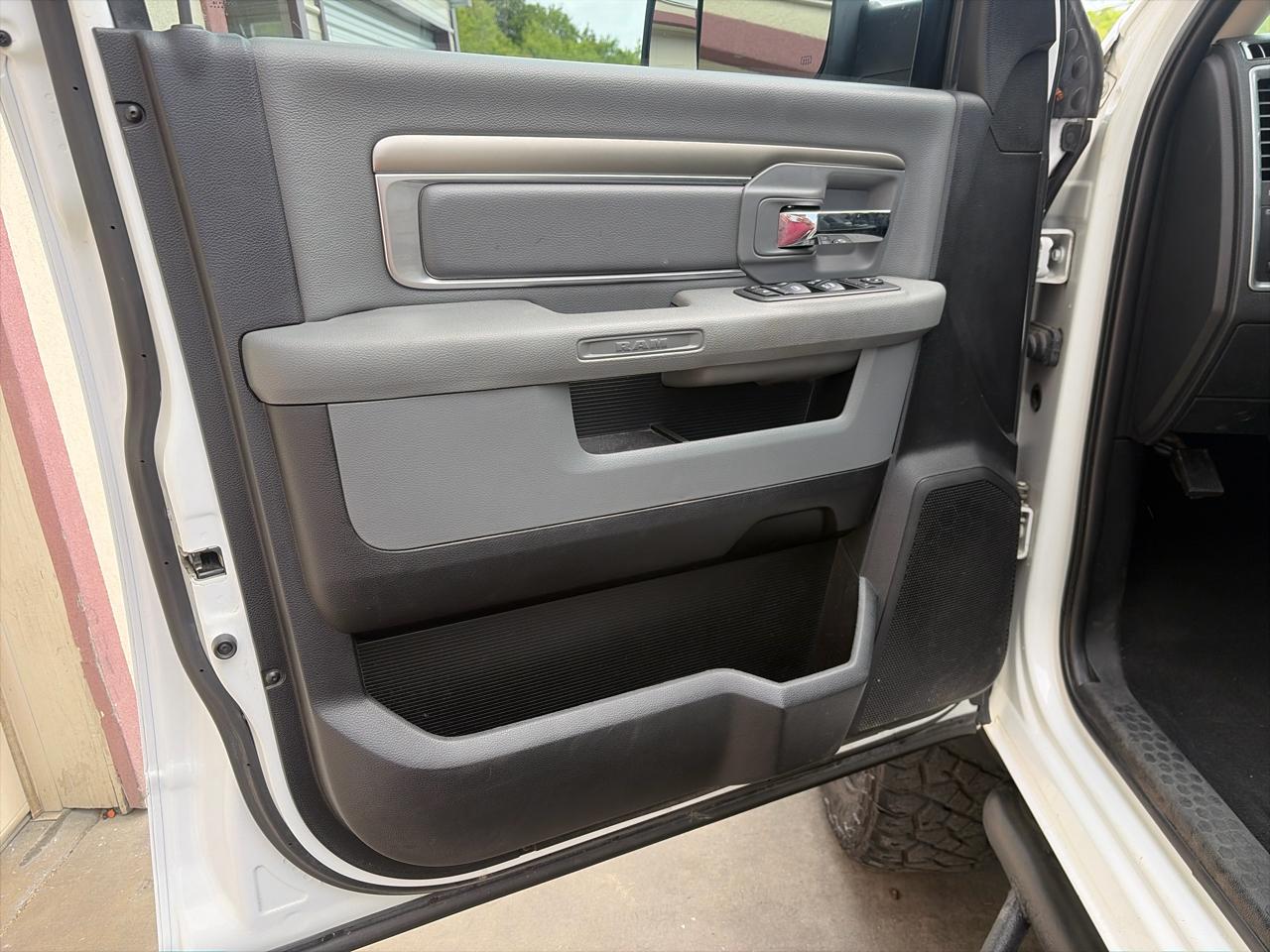 RAM 2500 SLT Crew Cab SWB 4WD 2018