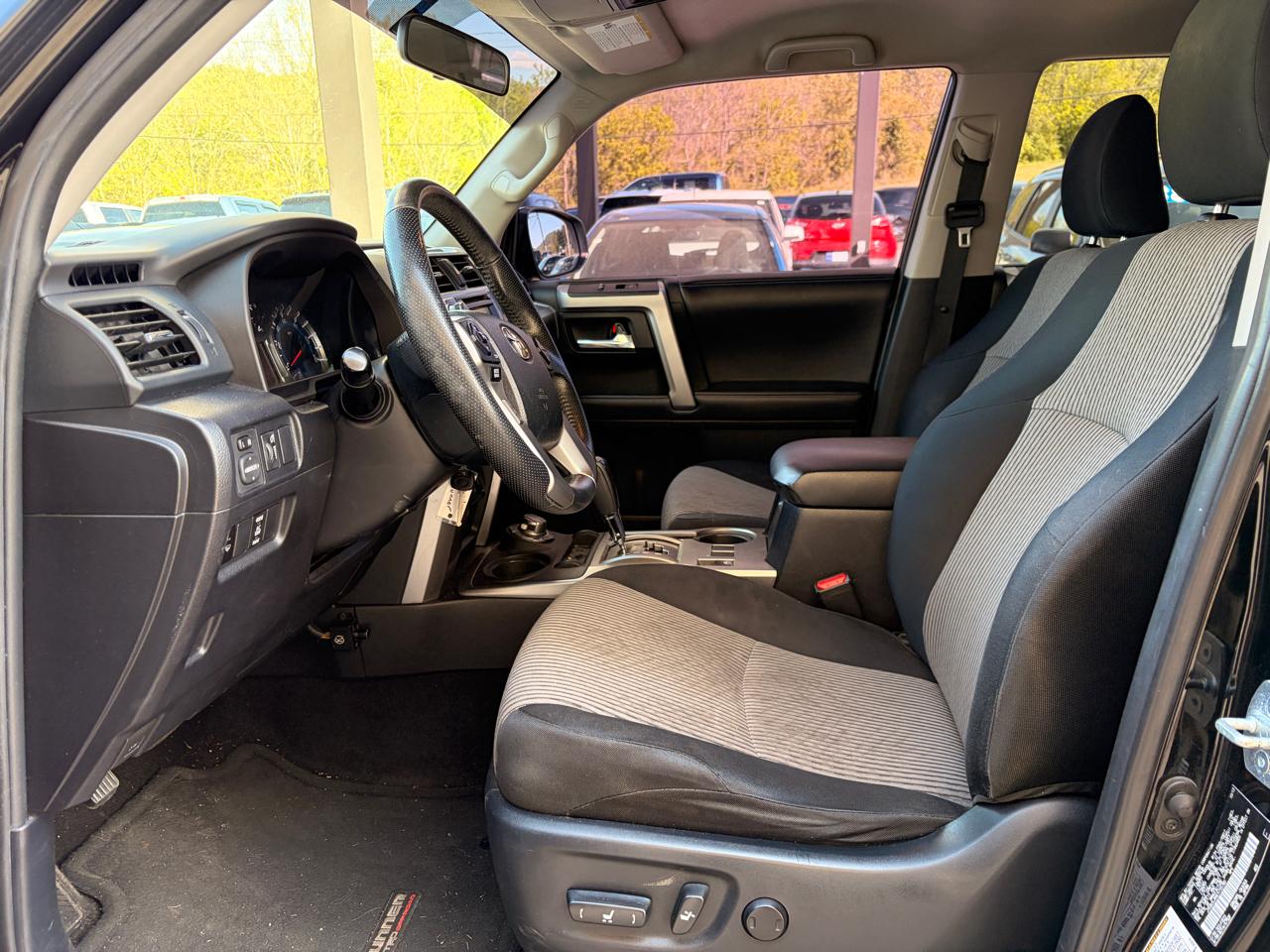 Toyota 4Runner SR5 4WD 2014