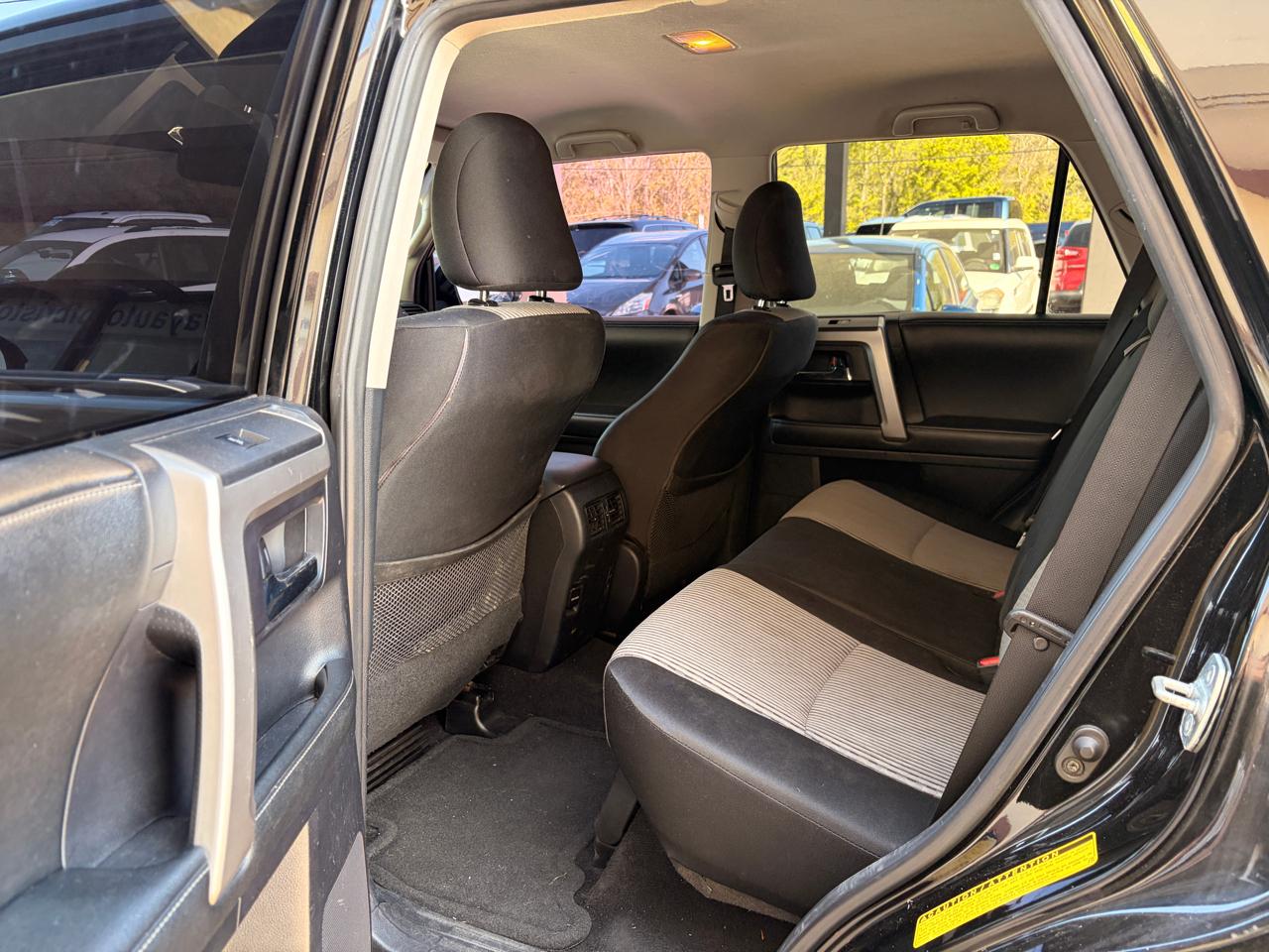 Toyota 4Runner SR5 4WD 2014