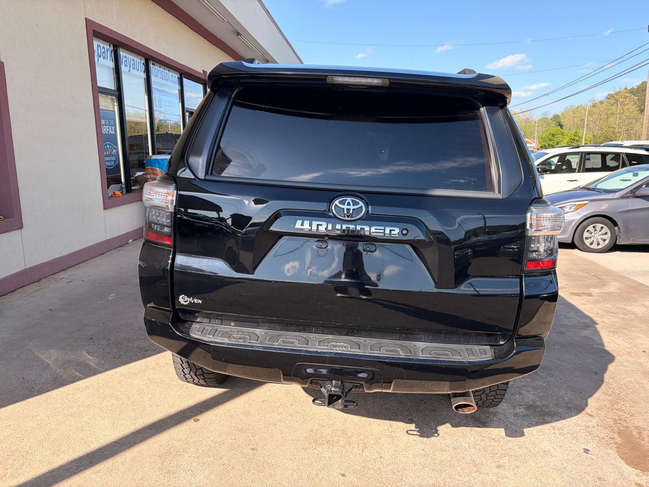 Toyota 4Runner SR5 4WD 2014