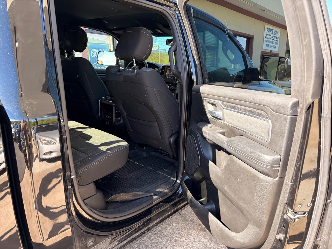 RAM 1500 Big Horn Crew Cab SWB 4WD 2019