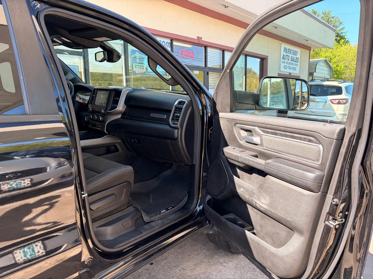 RAM 1500 Big Horn Crew Cab SWB 4WD 2019