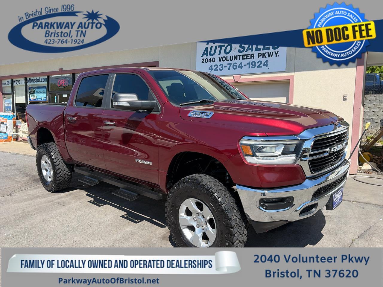 2019 RAM 1500 Big Horn/Lone Star 4x4 Crew Cab 5'7's photo