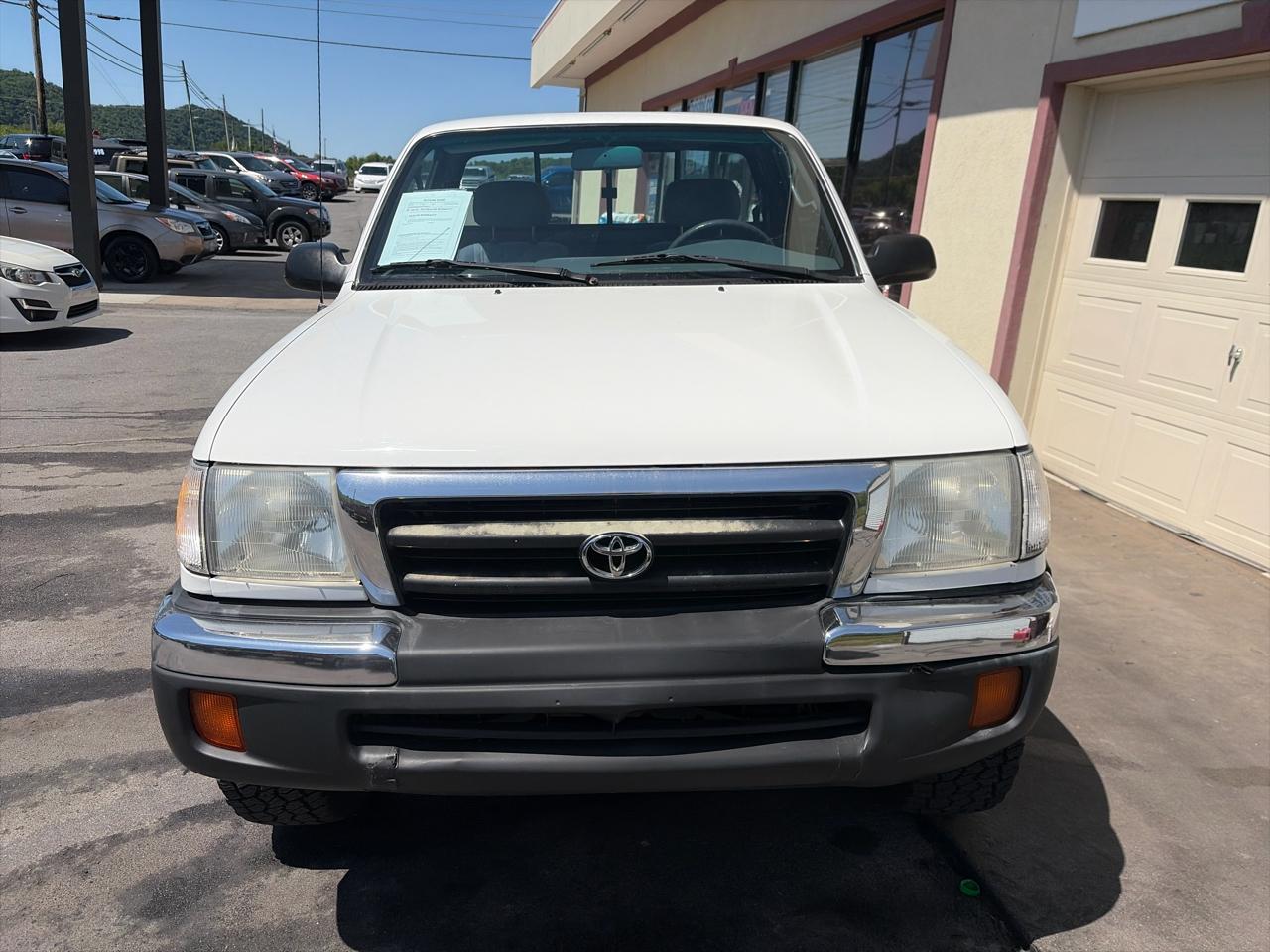 Toyota Tacoma Regular Cab 4WD 2000