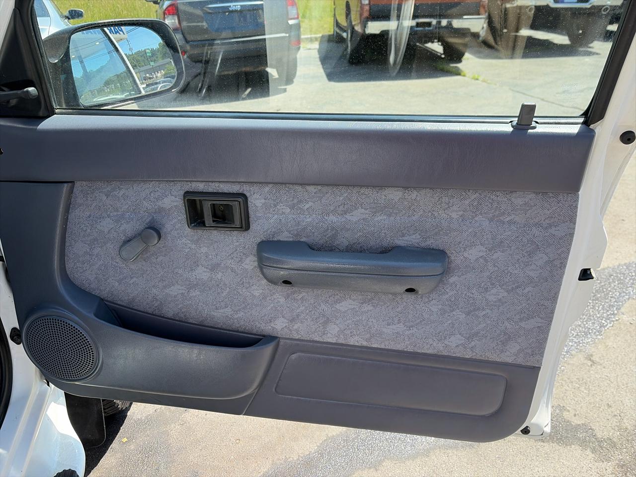 Toyota Tacoma Regular Cab 4WD 2000