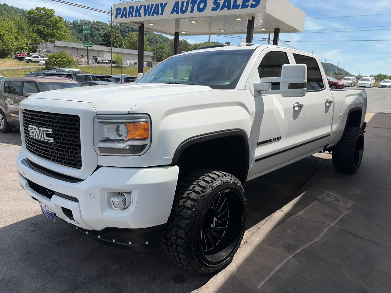 GMC Sierra 2500HD Denali Crew Cab 4WD 2016
