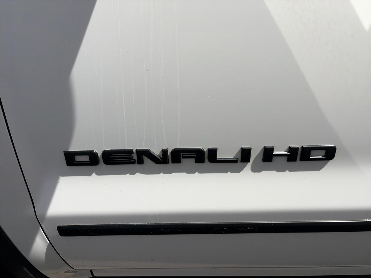 GMC Sierra 2500HD Denali Crew Cab 4WD 2016