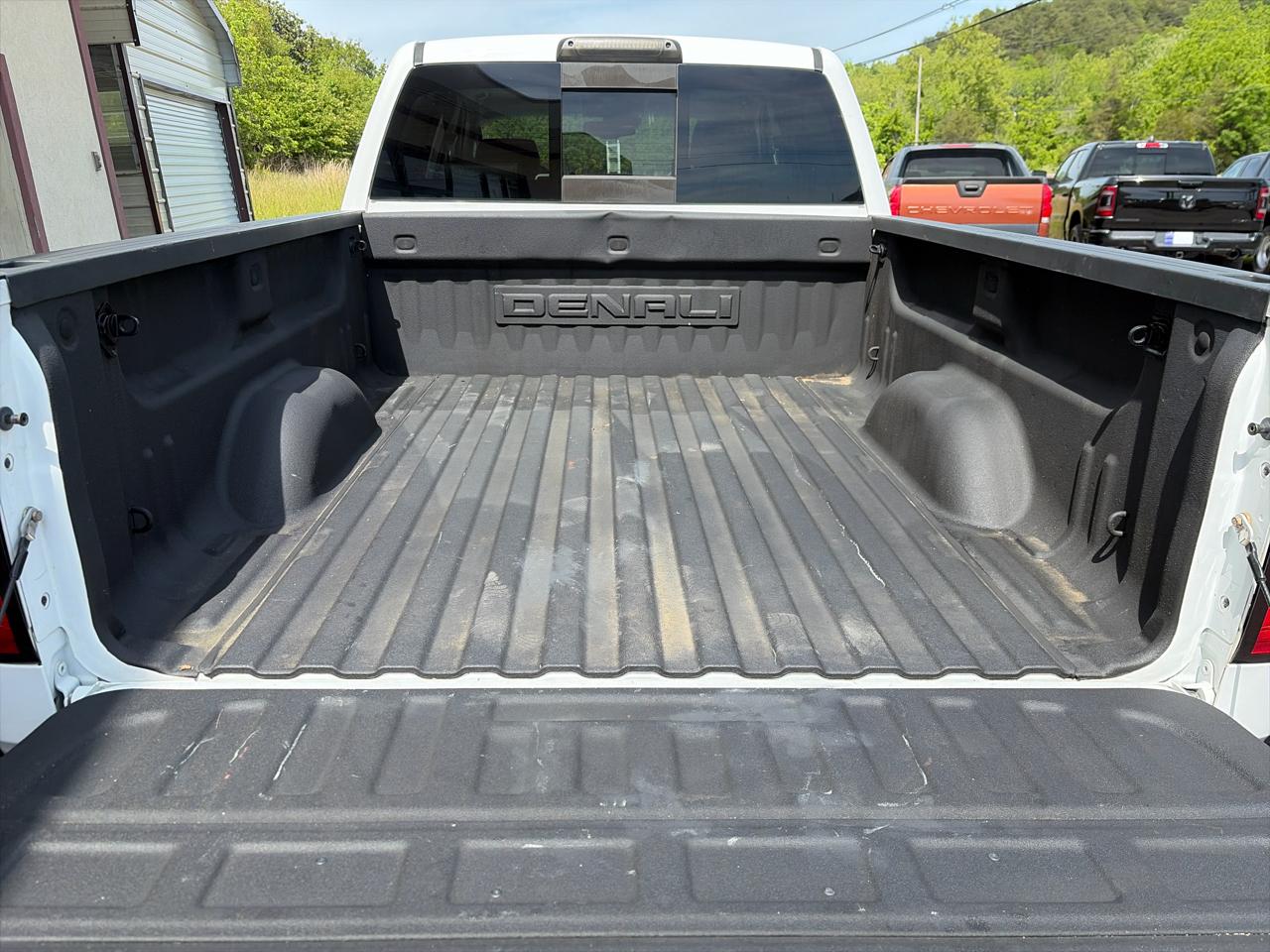 GMC Sierra 2500HD Denali Crew Cab 4WD 2016