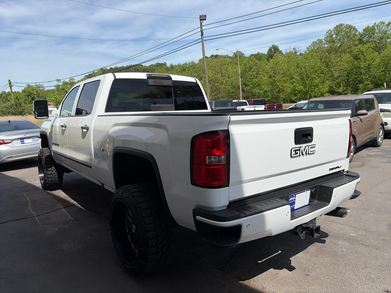GMC Sierra 2500HD Denali Crew Cab 4WD 2016