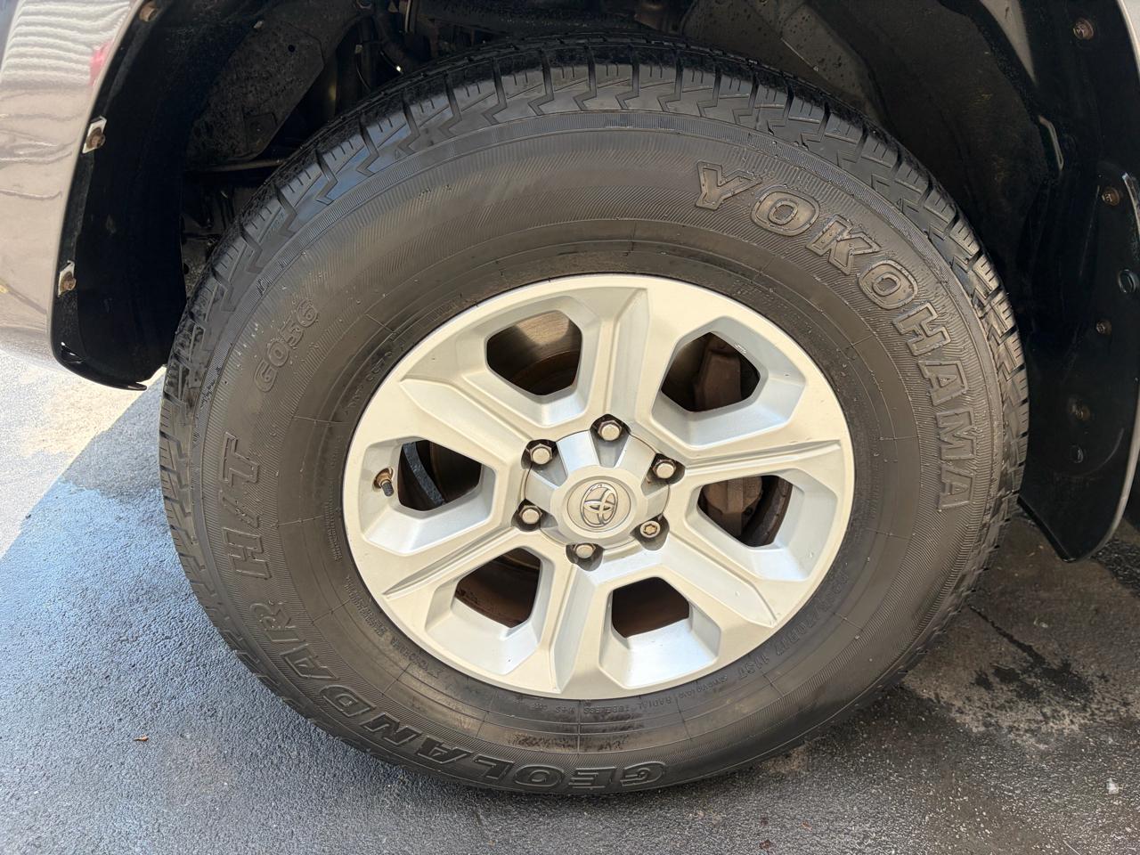 Toyota 4Runner SR5 4WD 2016