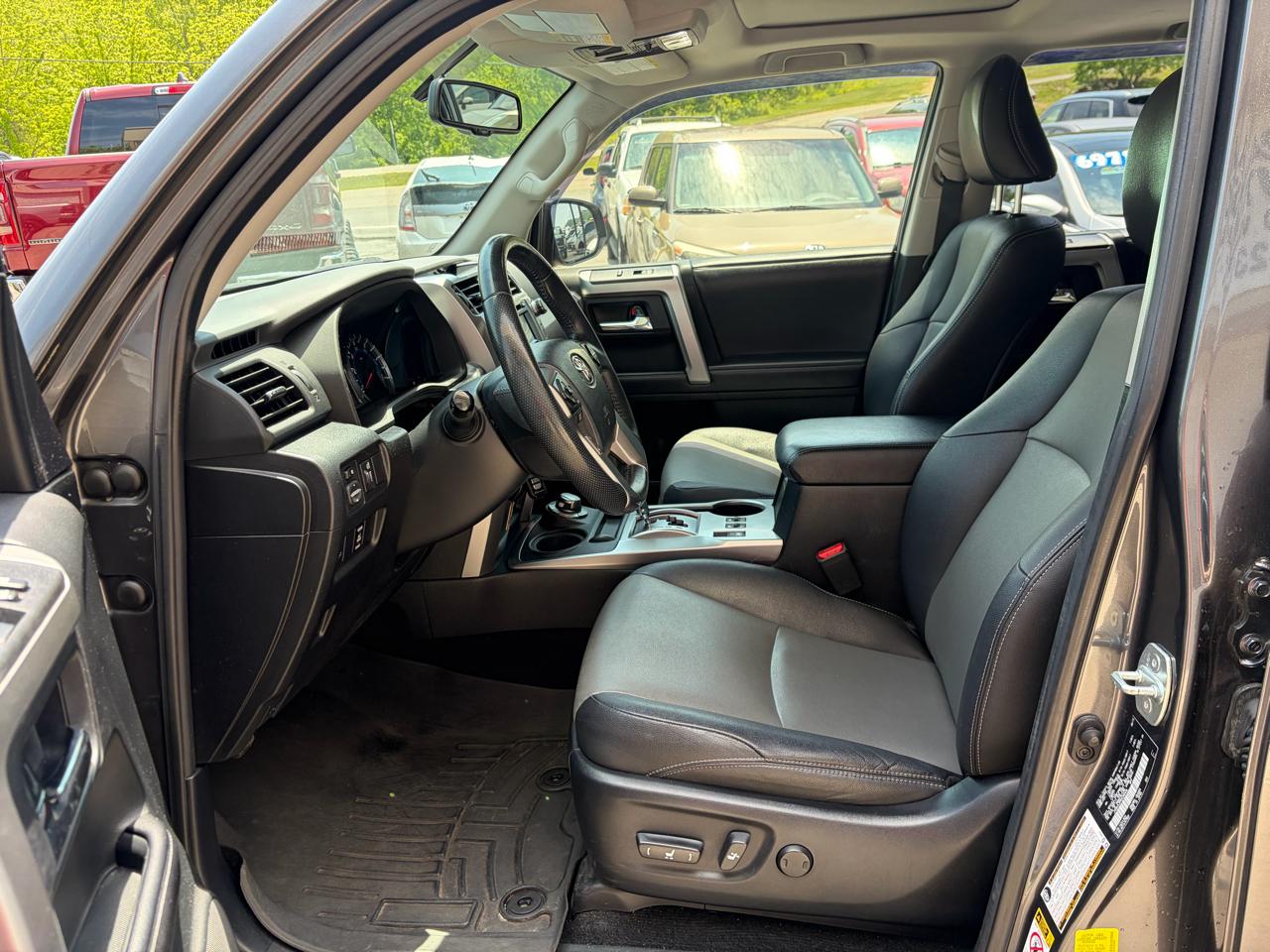 Toyota 4Runner SR5 4WD 2016