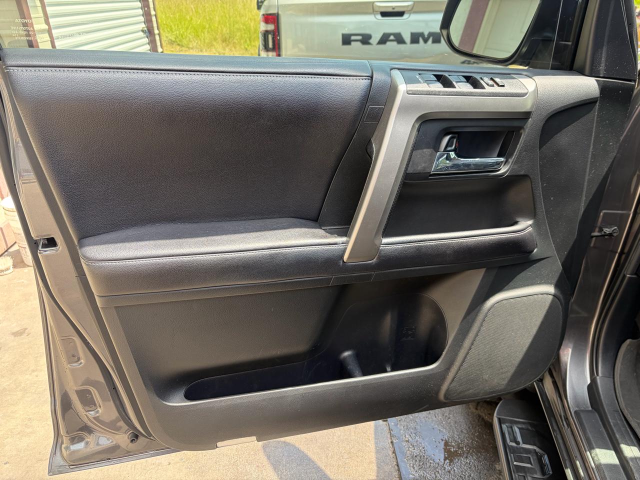 Toyota 4Runner SR5 4WD 2016