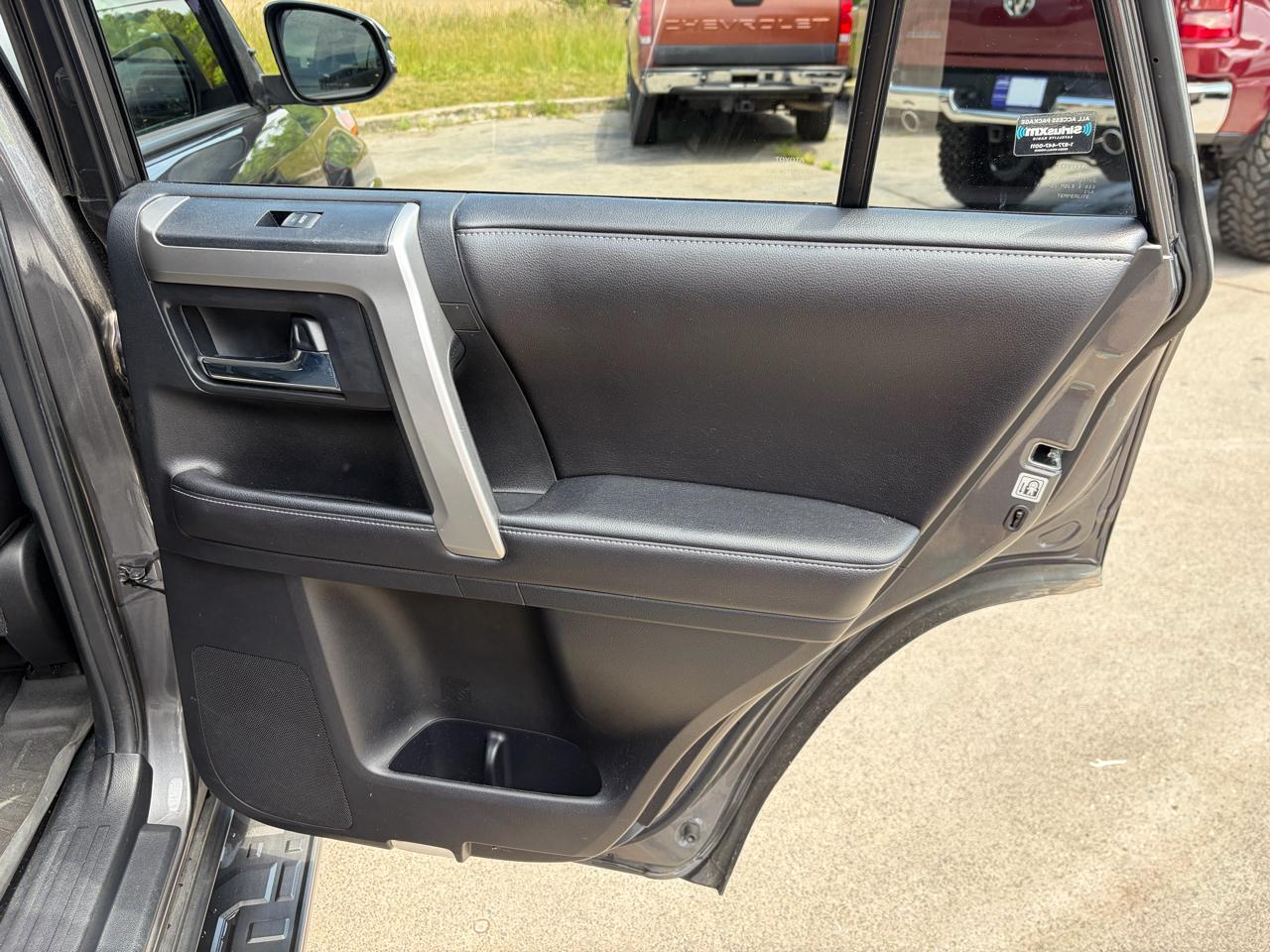 Toyota 4Runner SR5 4WD 2016