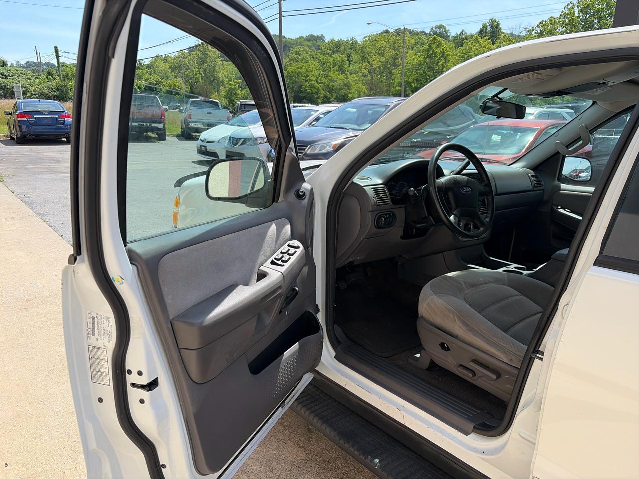 Ford Explorer XLT 4.0L 4WD 2005