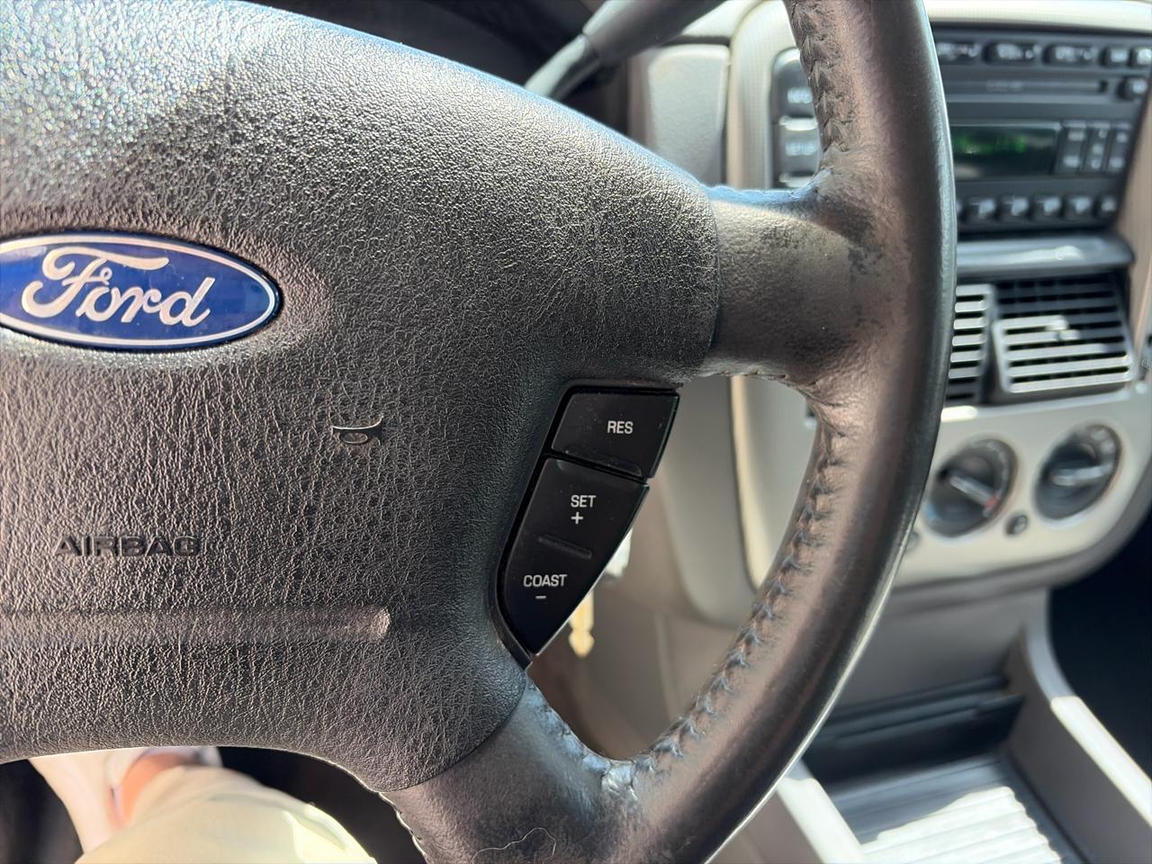 Ford Explorer XLT 4.0L 4WD 2005