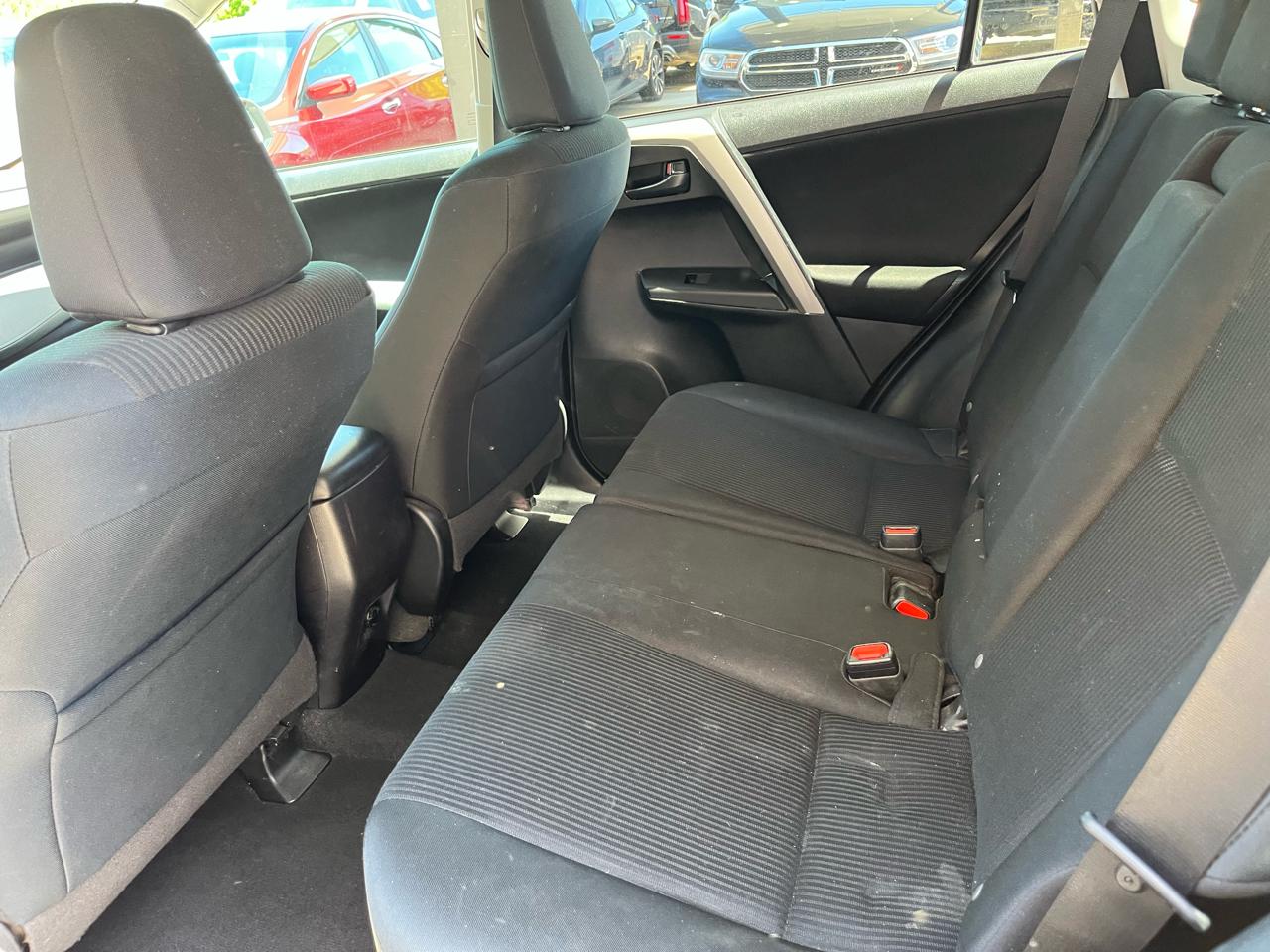 Toyota RAV4 LE FWD 2017