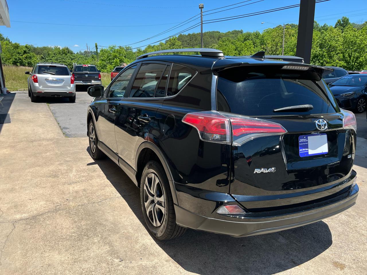 Toyota RAV4 LE FWD 2017
