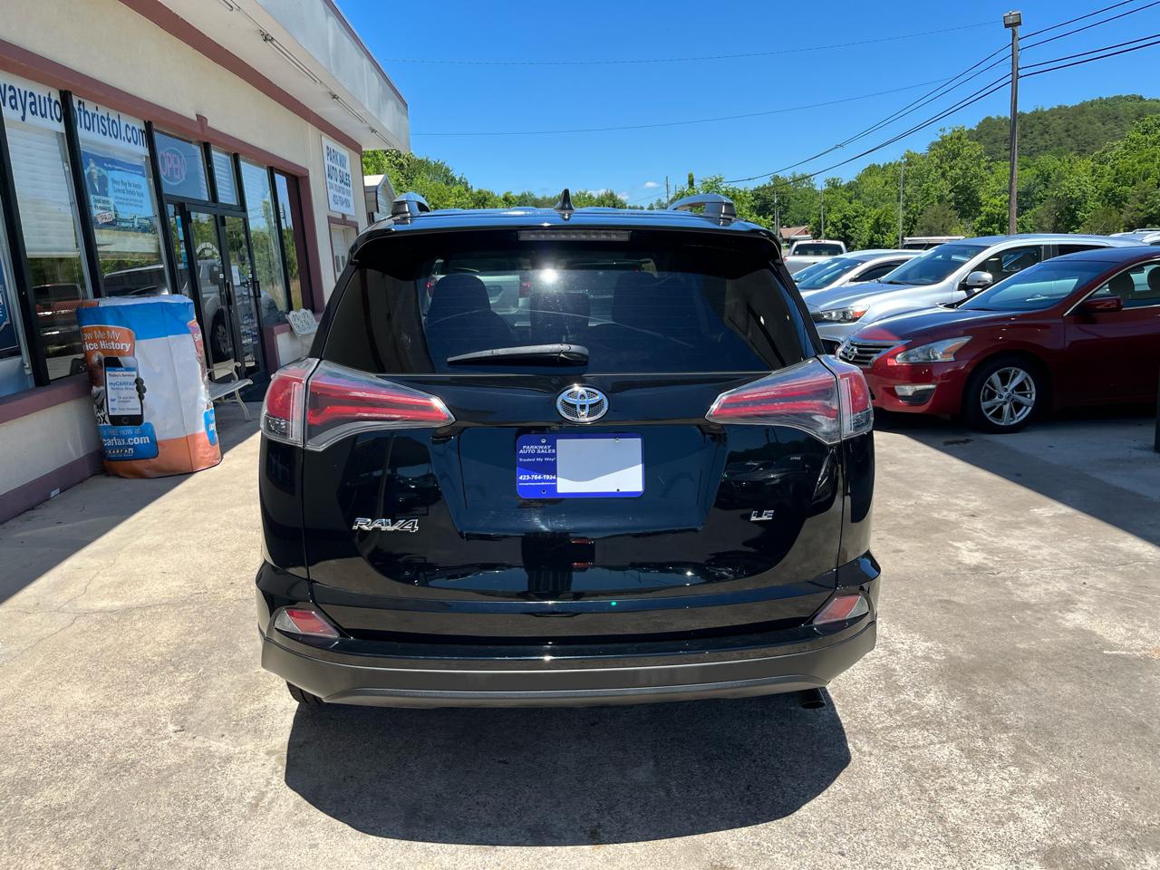 Toyota RAV4 LE FWD 2017