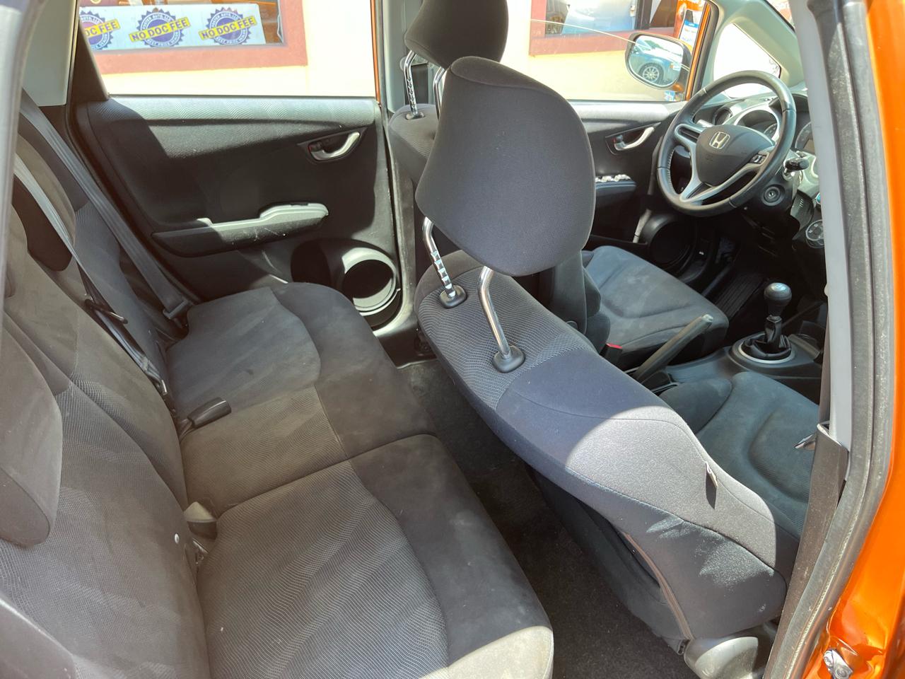 Honda Fit Sport 5-Speed MT 2011