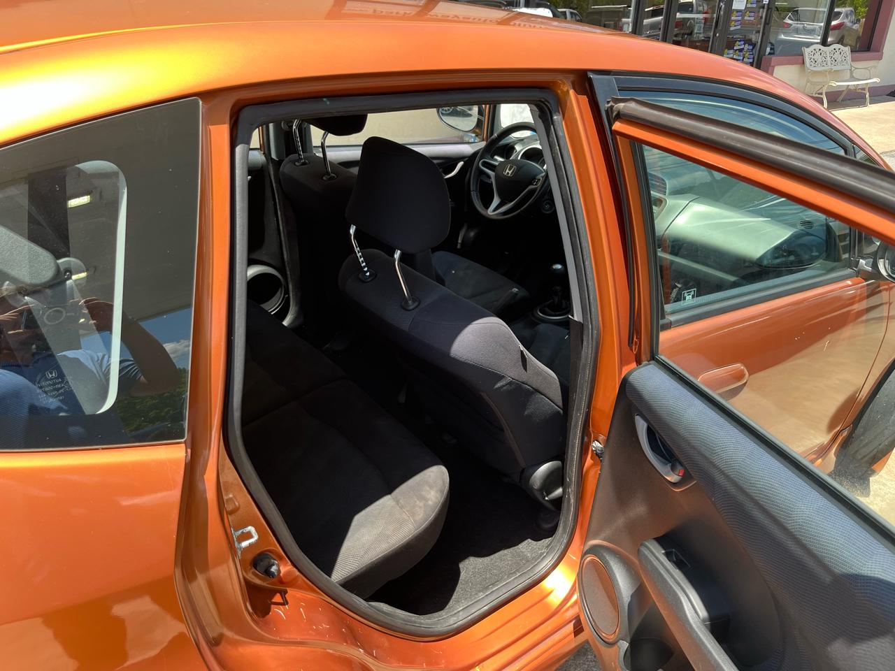 Honda Fit Sport 5-Speed MT 2011