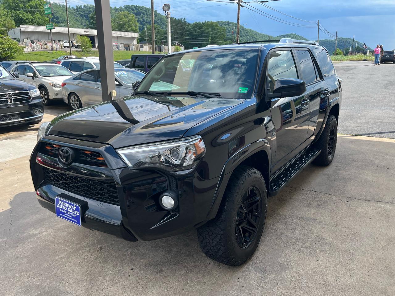 Toyota 4Runner SR5 4WD 2015