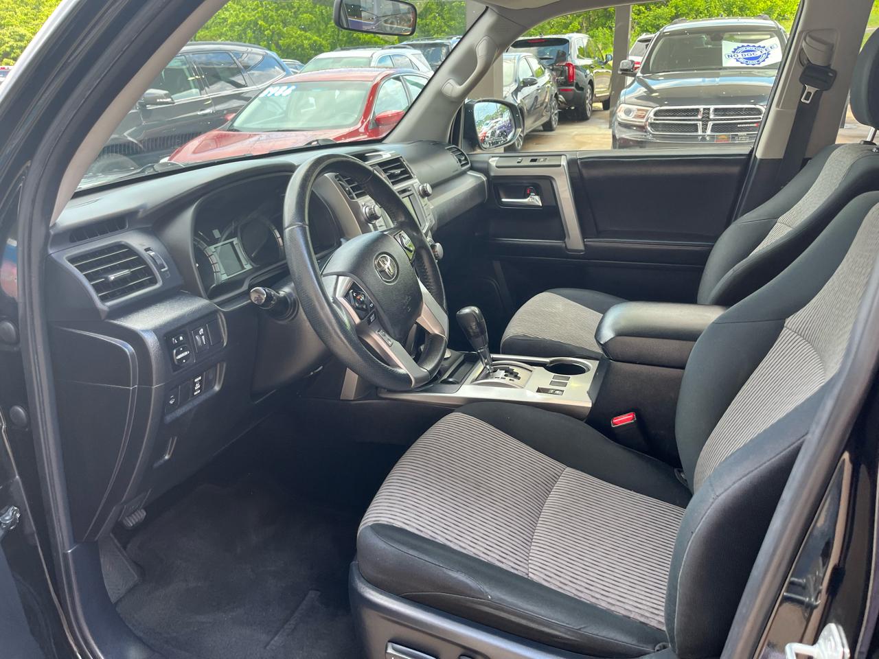 Toyota 4Runner SR5 4WD 2015