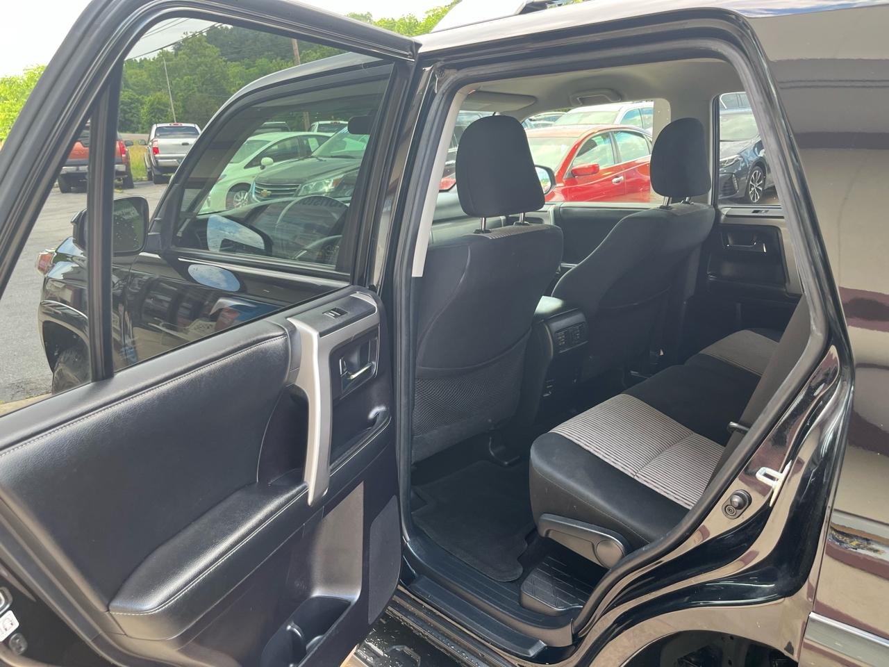 Toyota 4Runner SR5 4WD 2015