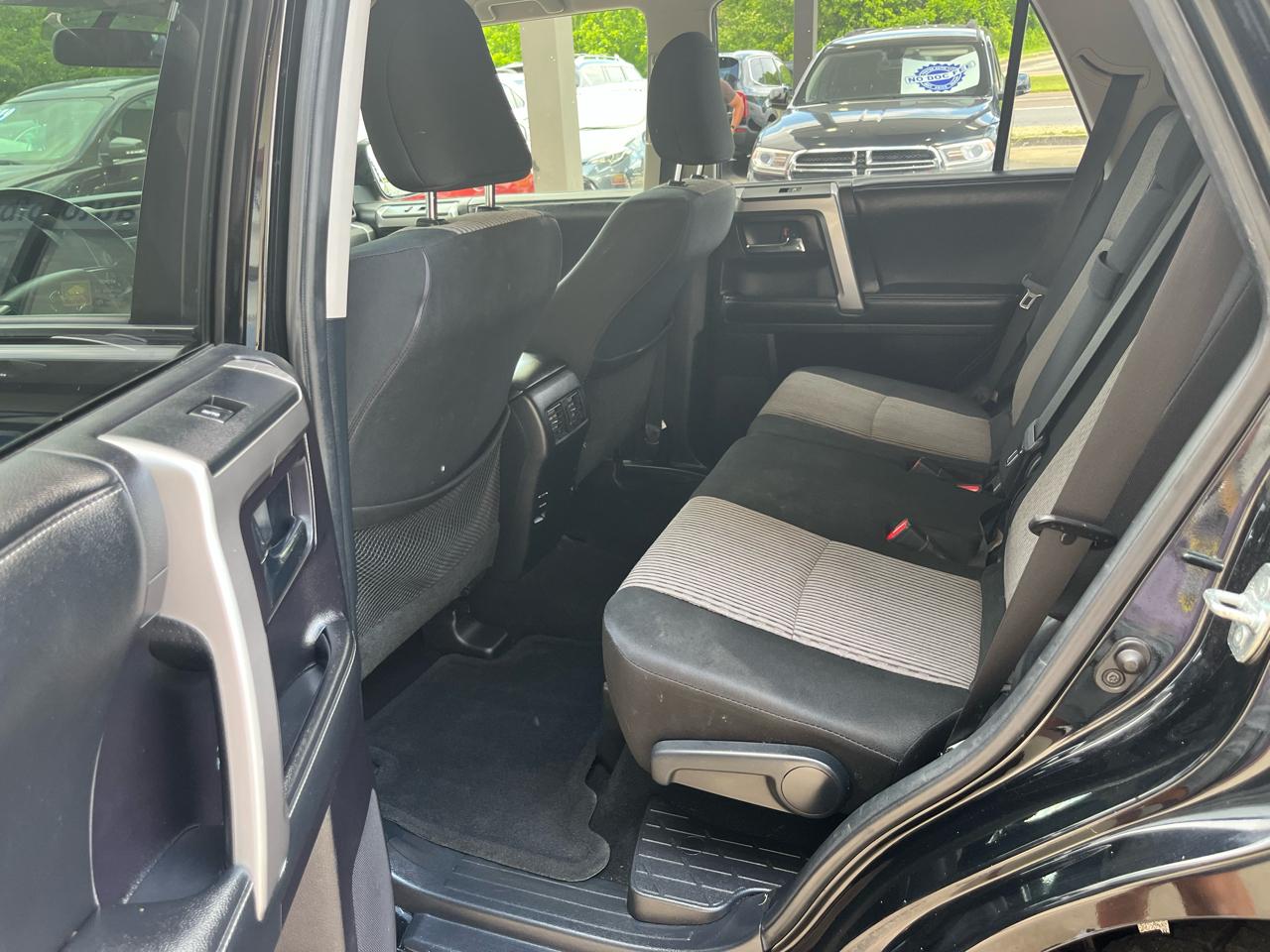 Toyota 4Runner SR5 4WD 2015