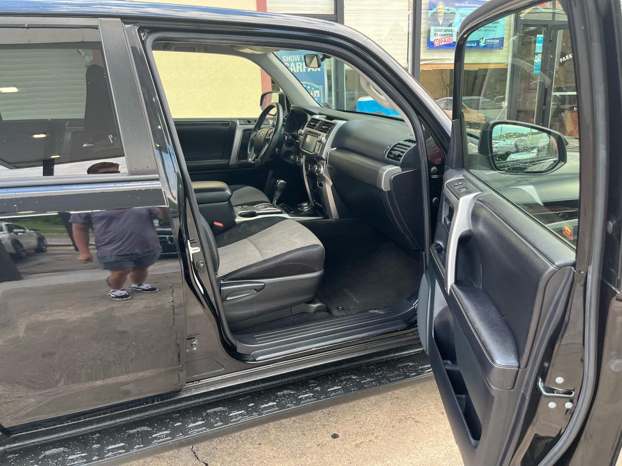 Toyota 4Runner SR5 4WD 2015