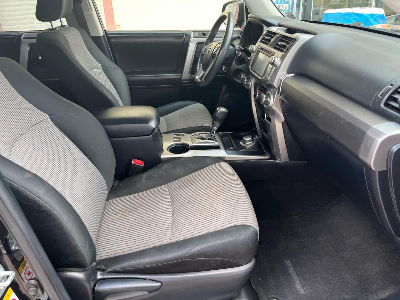 Toyota 4Runner SR5 4WD 2015