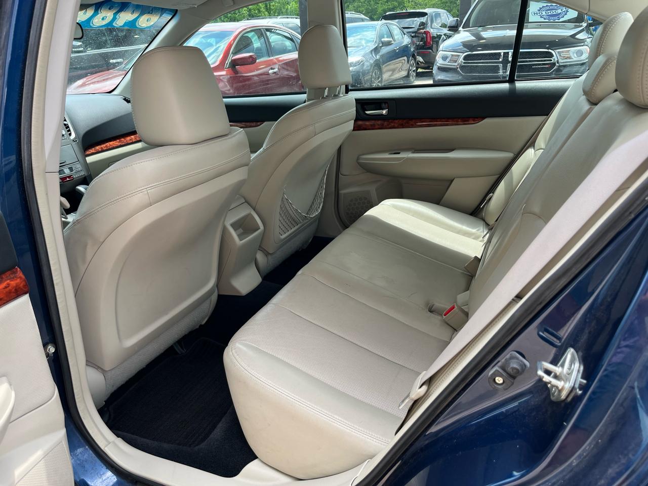 Subaru Legacy 3.6R Limited 2011