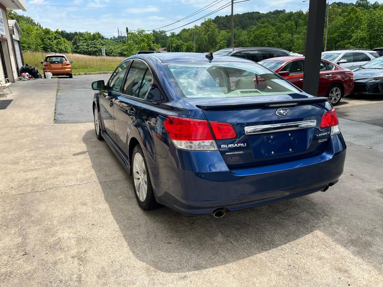 Subaru Legacy 3.6R Limited 2011