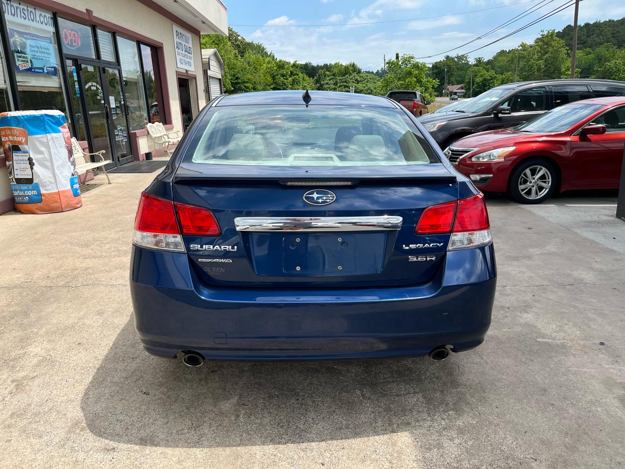 Subaru Legacy 3.6R Limited 2011