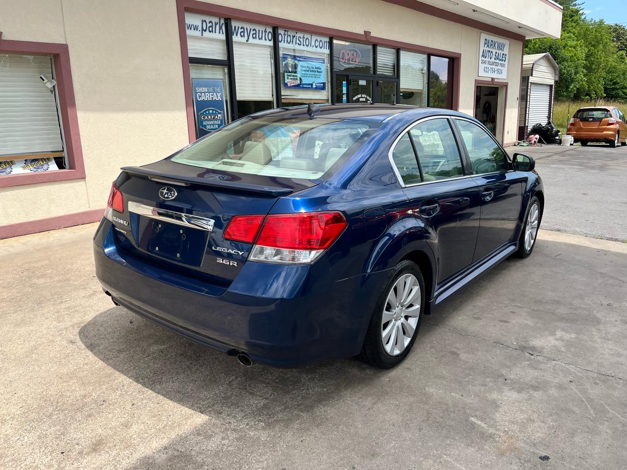 Subaru Legacy 3.6R Limited 2011