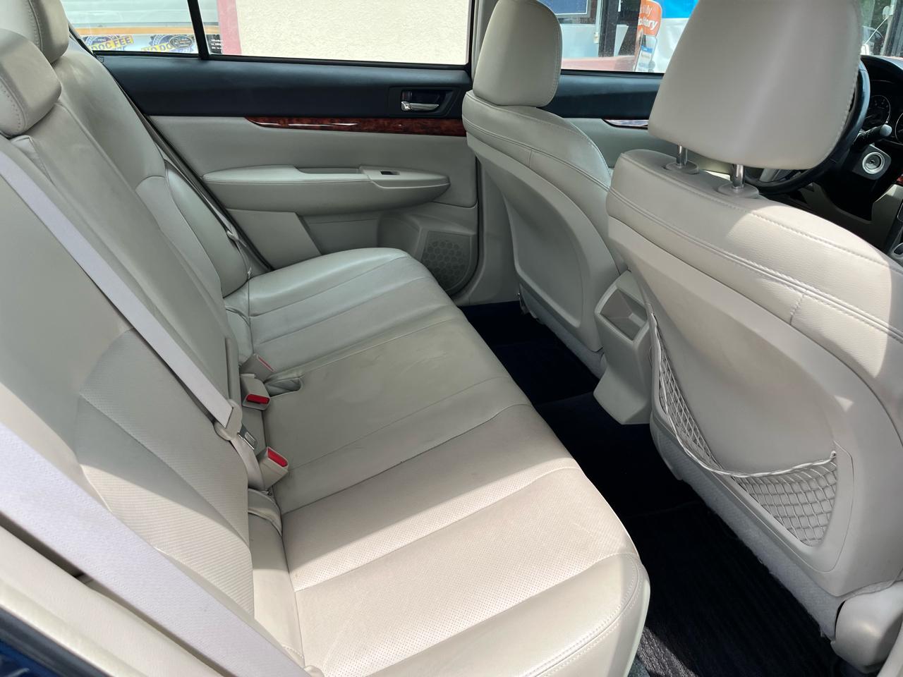 Subaru Legacy 3.6R Limited 2011