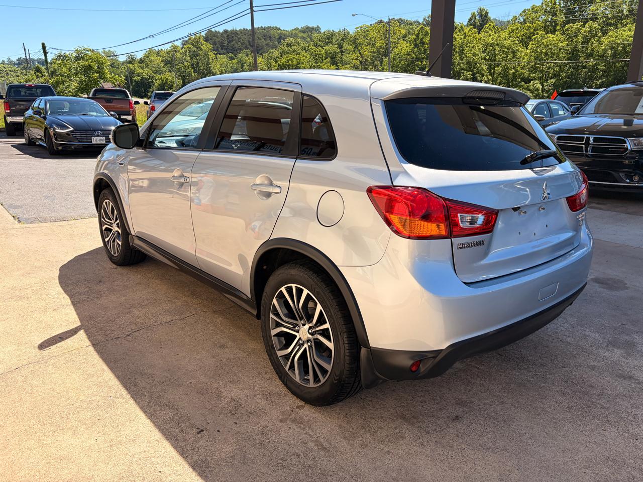 Mitsubishi Outlander Sport 2.4 ES 4WD CVT 2016