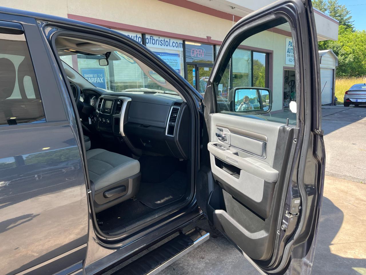 RAM 1500 Classic Tradesman Crew Cab LWB 4WD 2020