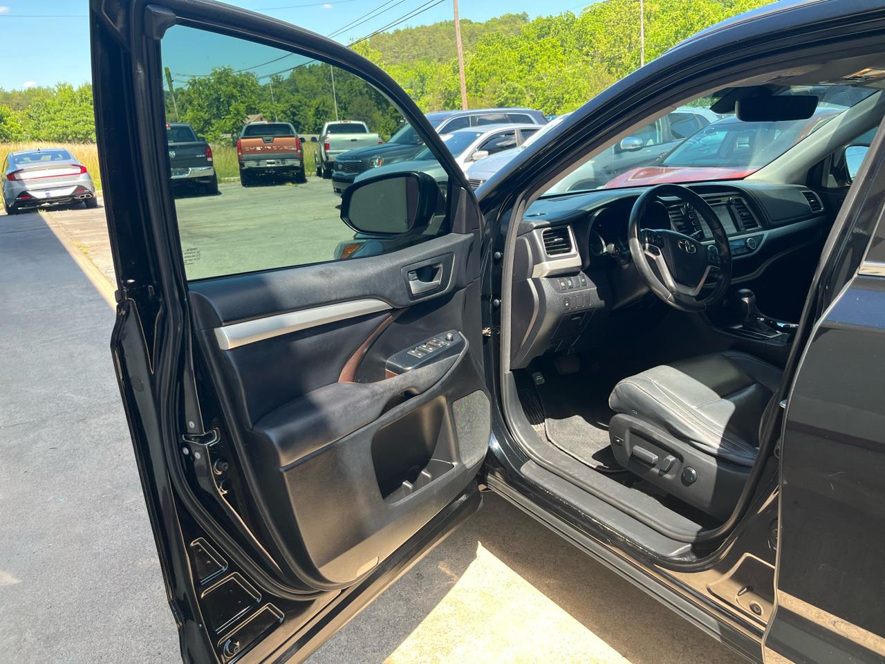 Toyota Highlander SE AWD V6 2017