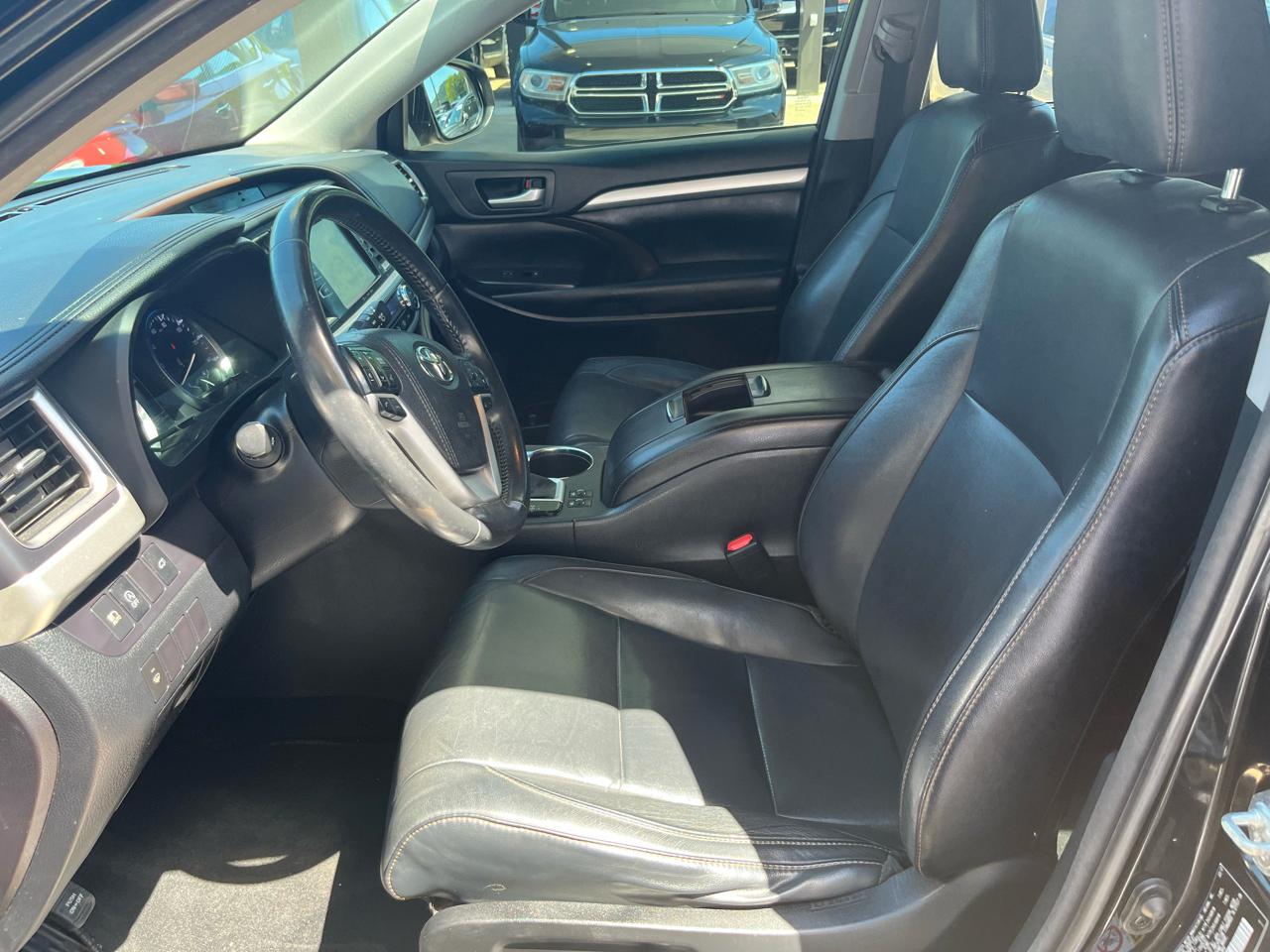 Toyota Highlander SE AWD V6 2017
