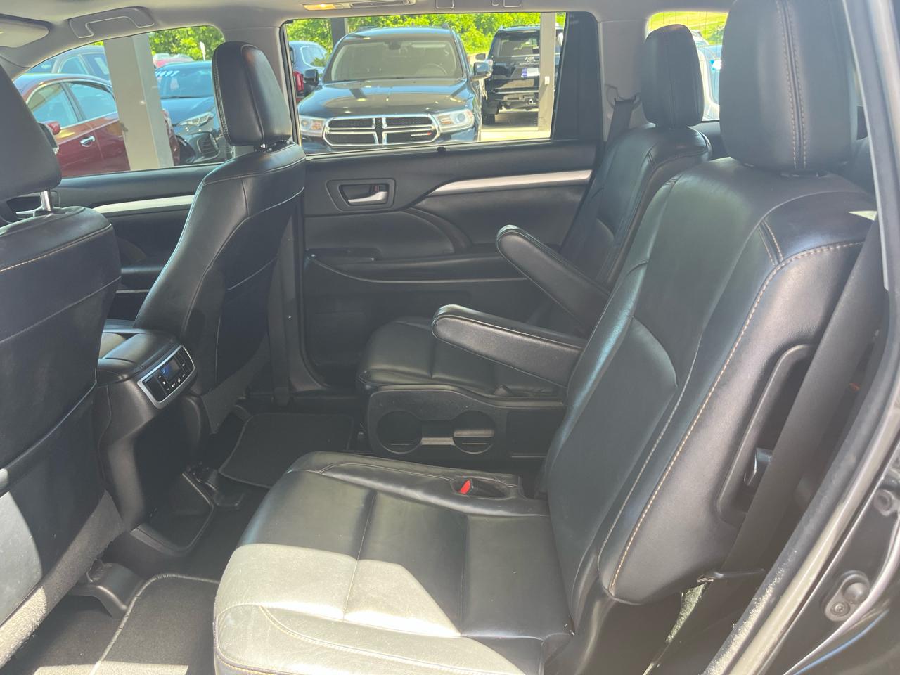 Toyota Highlander SE AWD V6 2017