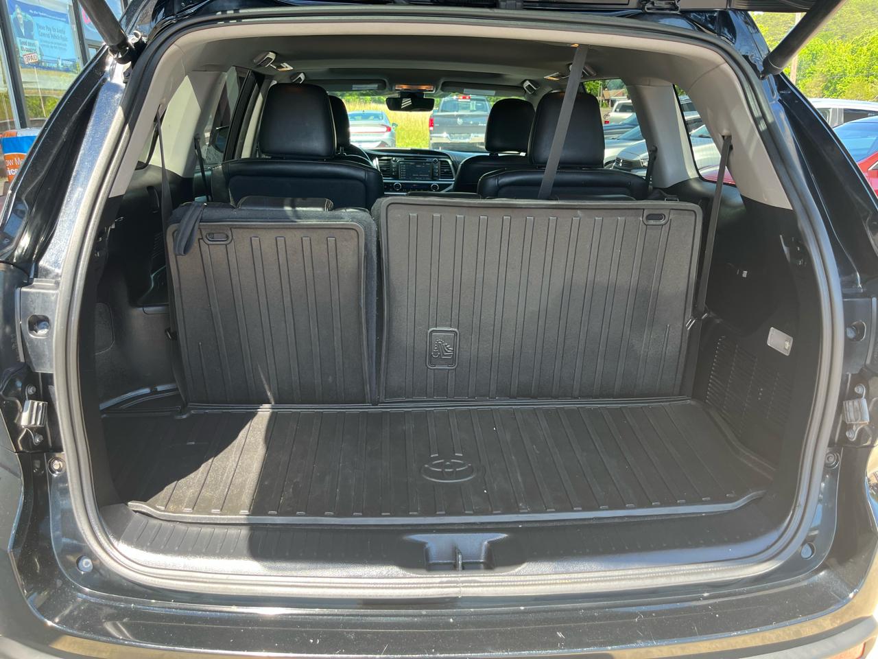 Toyota Highlander SE AWD V6 2017