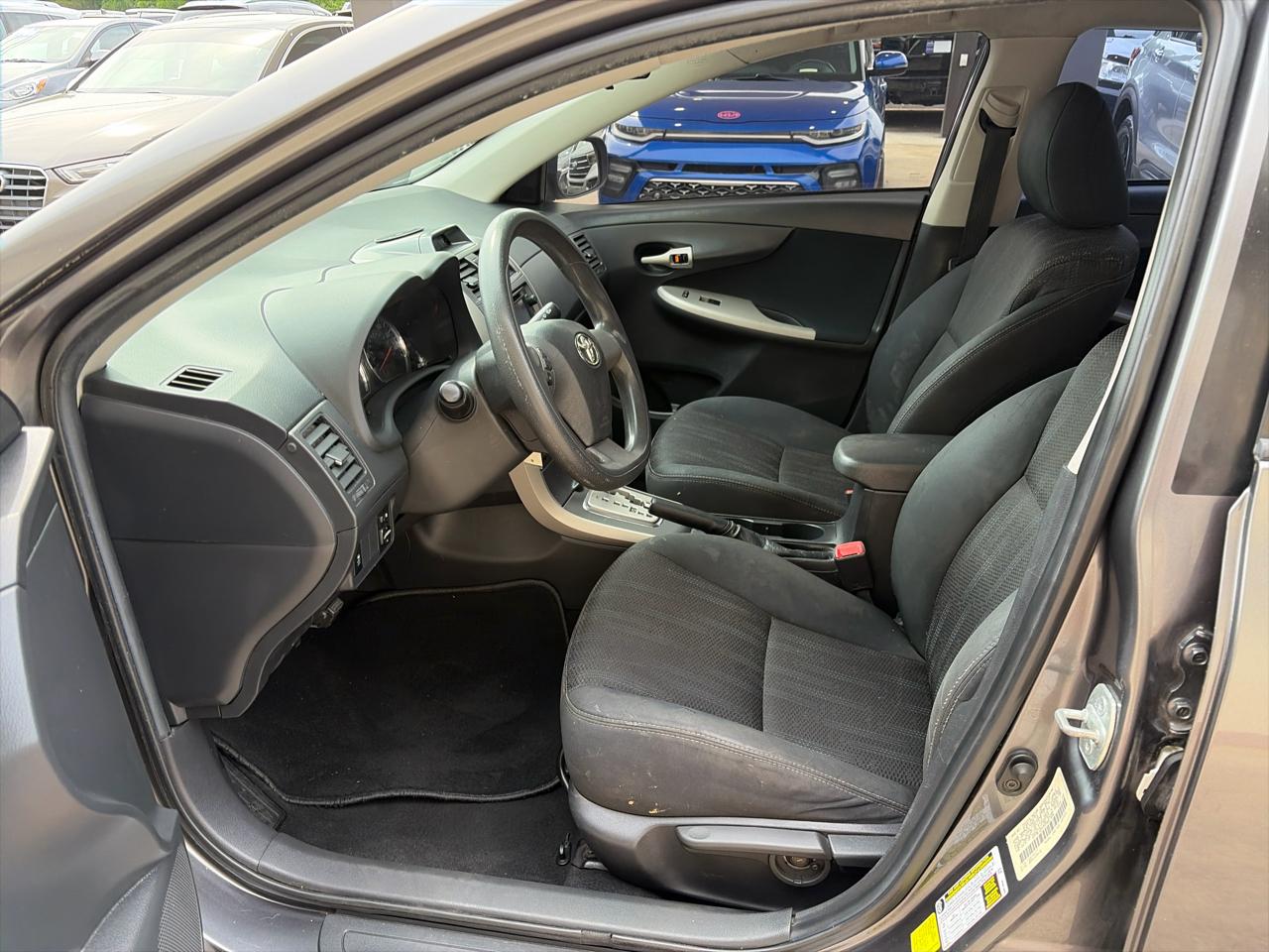 Toyota Corolla S 4-Speed AT 2013