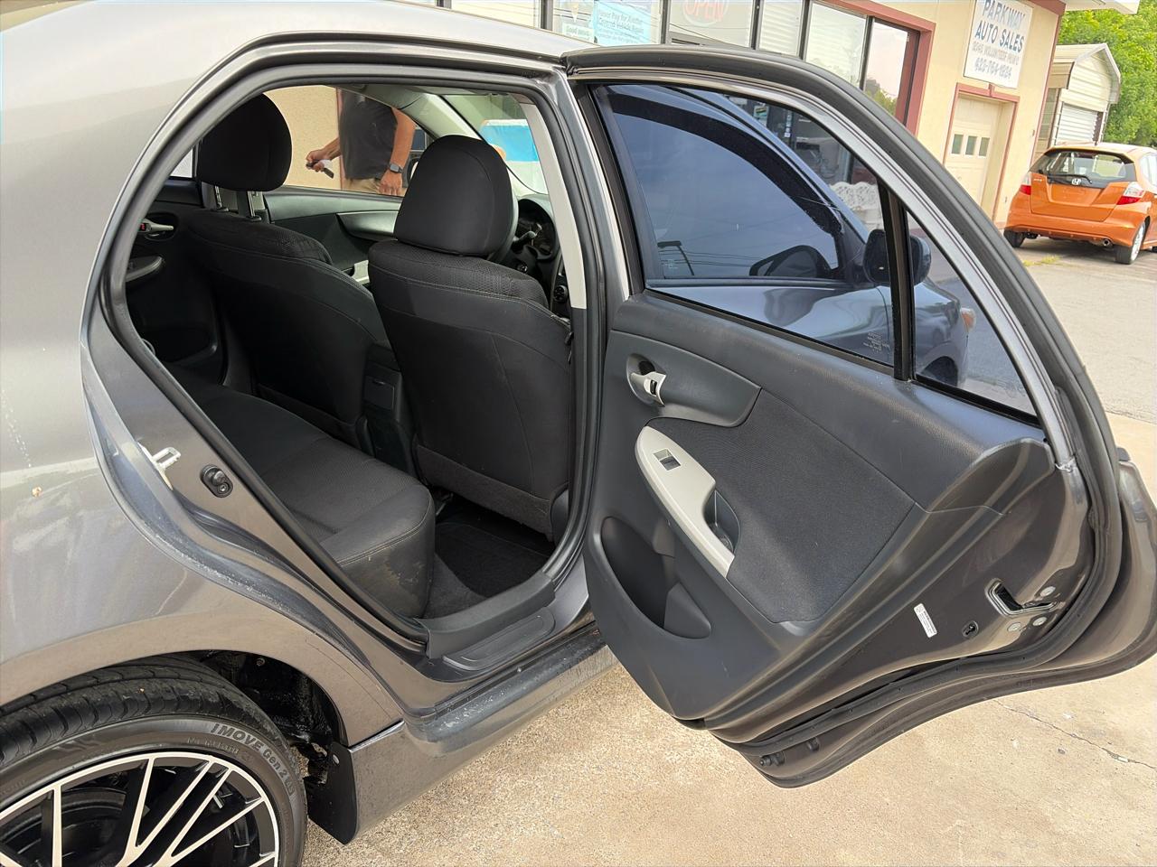 Toyota Corolla S 4-Speed AT 2013