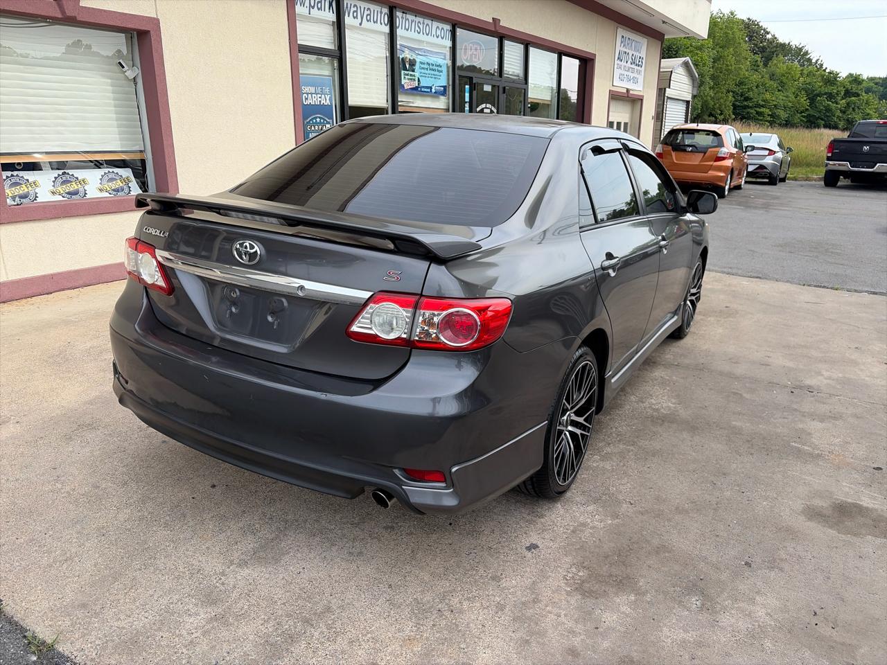 Toyota Corolla S 4-Speed AT 2013