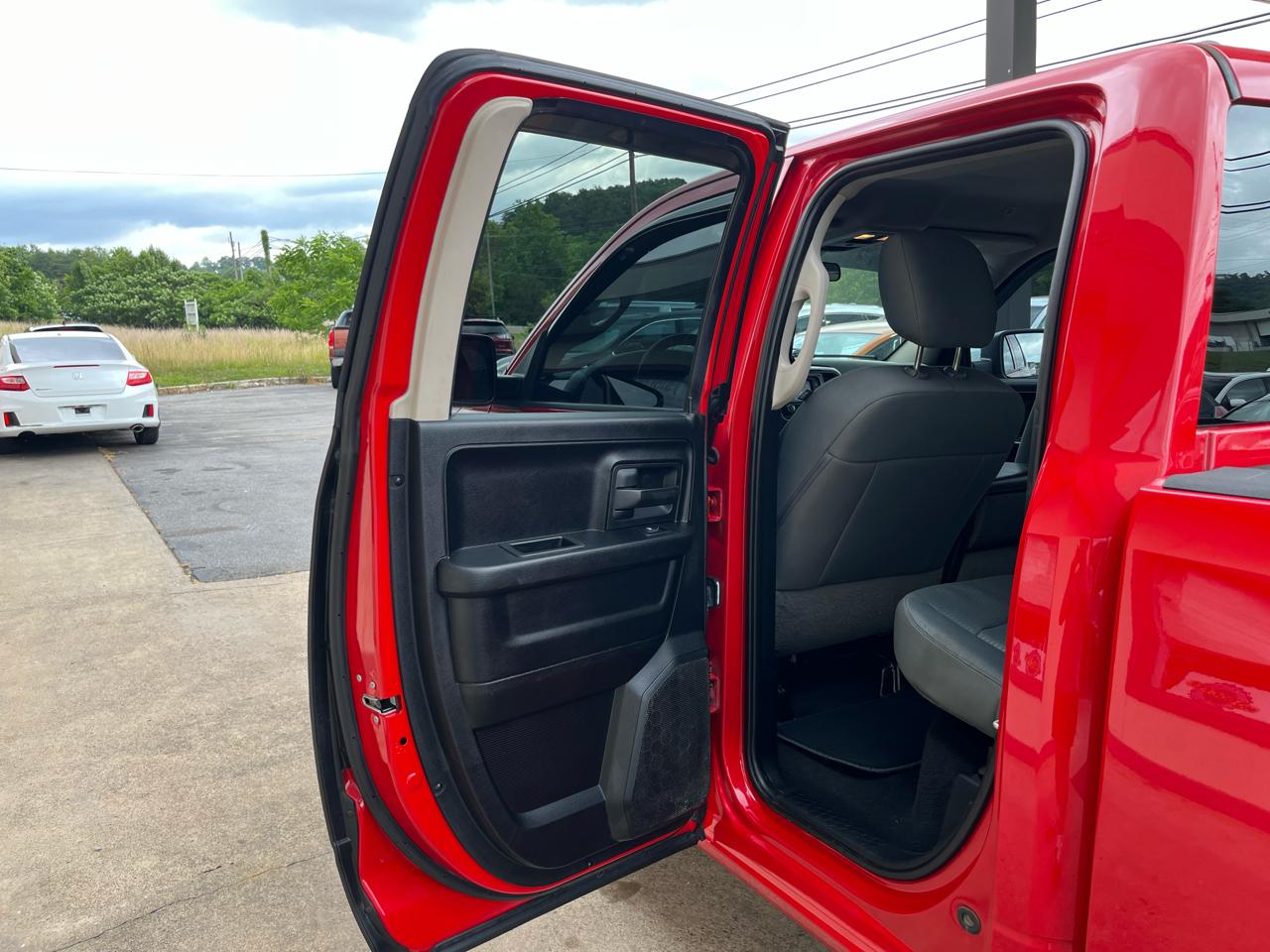 RAM 1500 Classic Tradesman Quad Cab 4WD 2019
