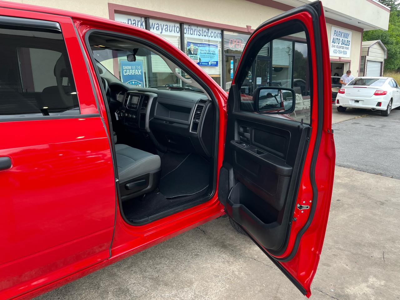 RAM 1500 Classic Tradesman Quad Cab 4WD 2019