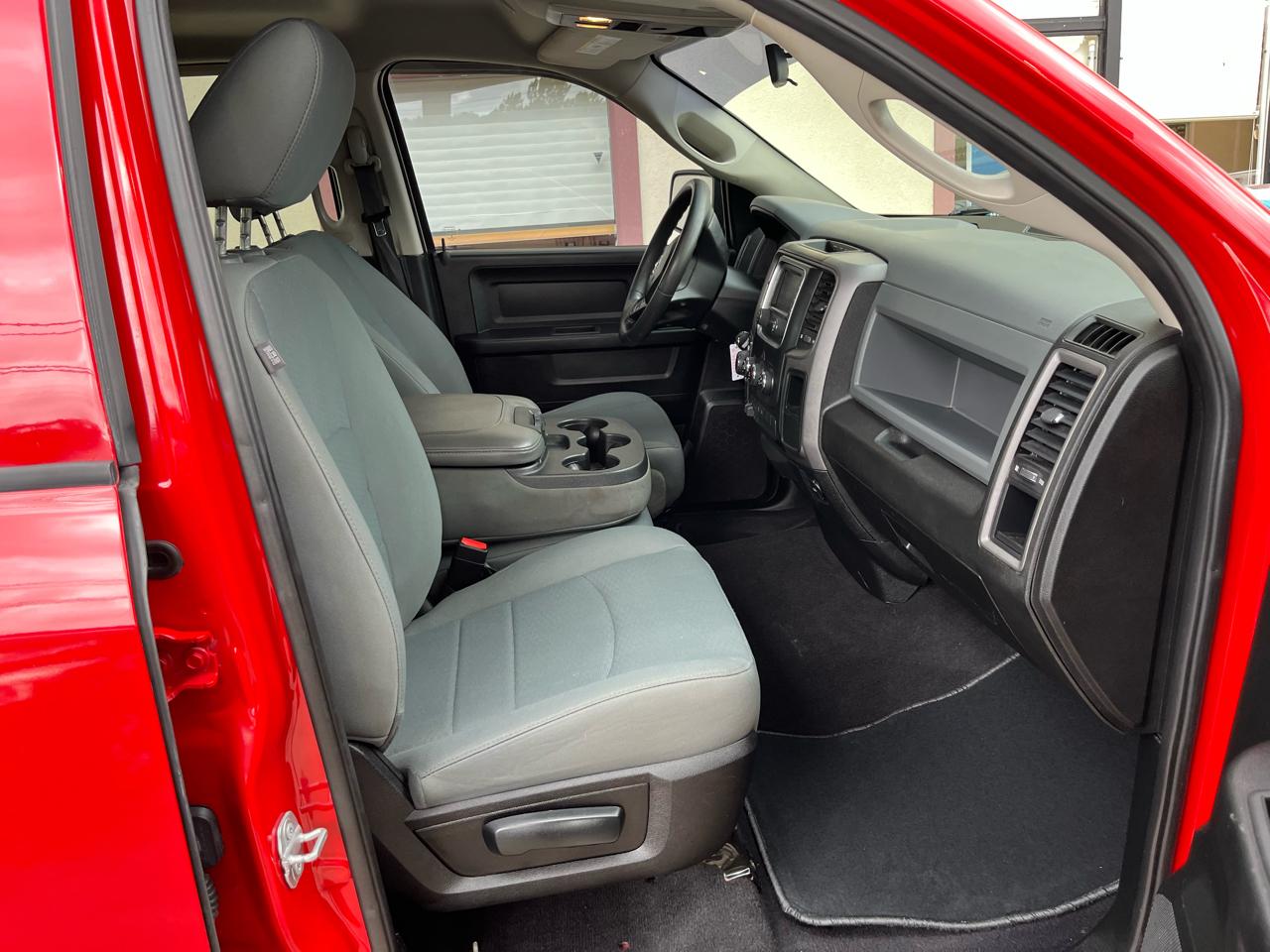 RAM 1500 Classic Tradesman Quad Cab 4WD 2019