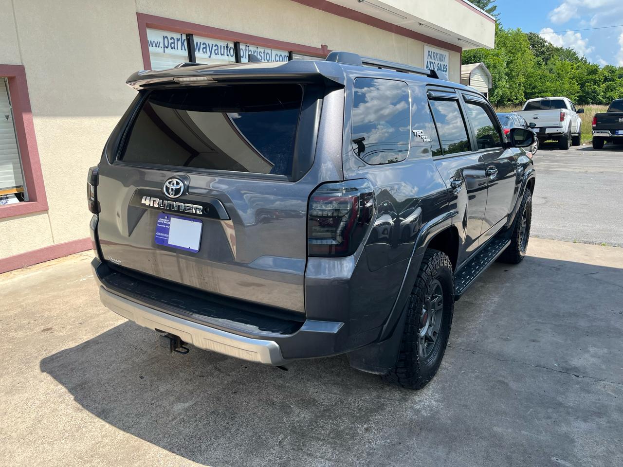 Toyota 4Runner SR5 4WD 2019